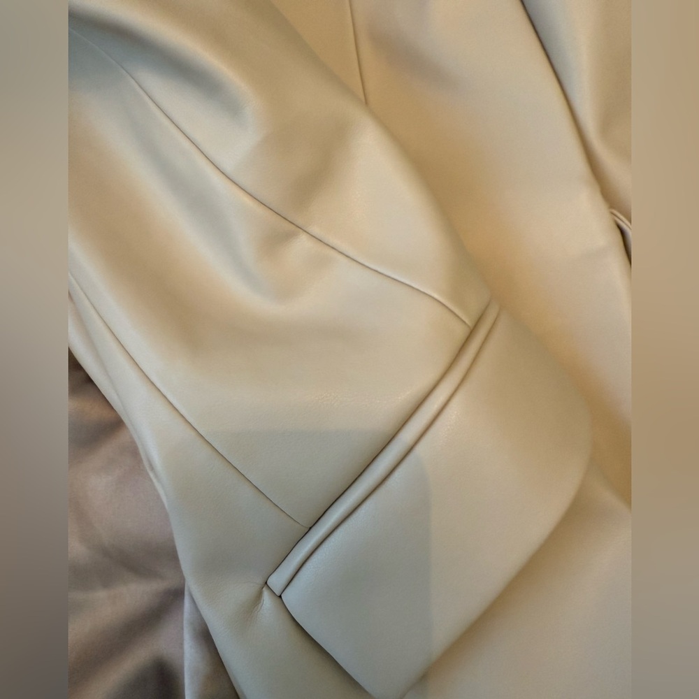 BLANK NYC Blazer- Size small - Picture 13 of 14